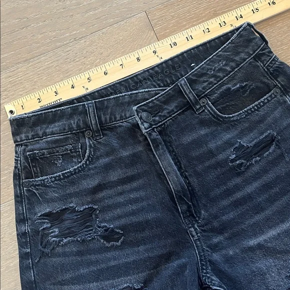 NWT American Eagle Distressed Black Denim Mom Shorts size 4 - Picture 5 of 11